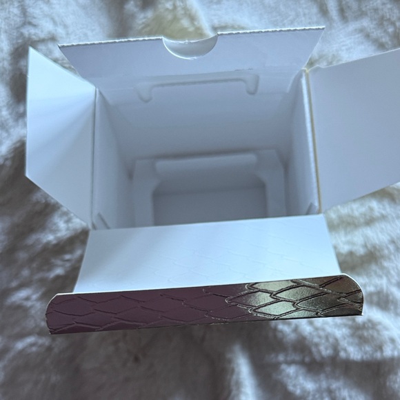 Versace Yellow Diamond Eau de Toilette Box - Yellow & White - Picture 3 of 4